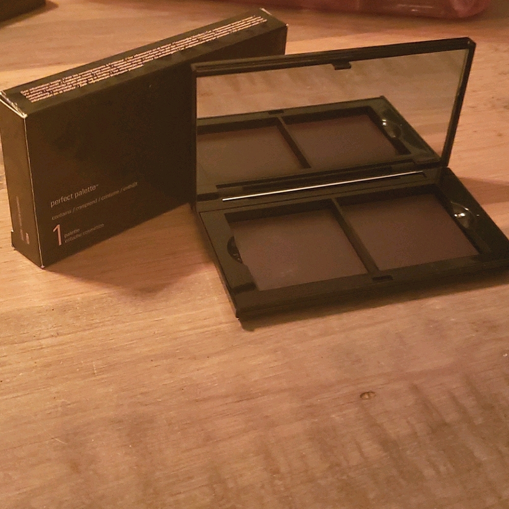 Mary Kay Eye Shadow Pallete